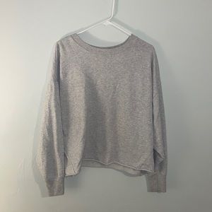 Gap heather grey crop athletic shirt